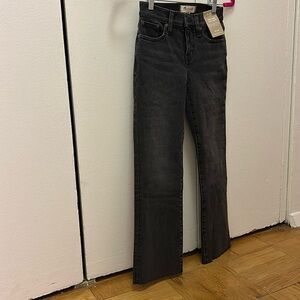 Madewell petite kick out crop jeans in washed black raw